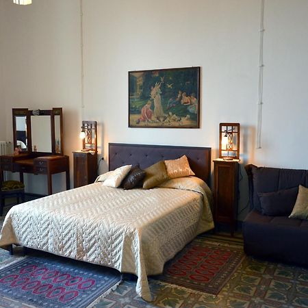 Palazzo Vallebona Галиполи Екстериор снимка