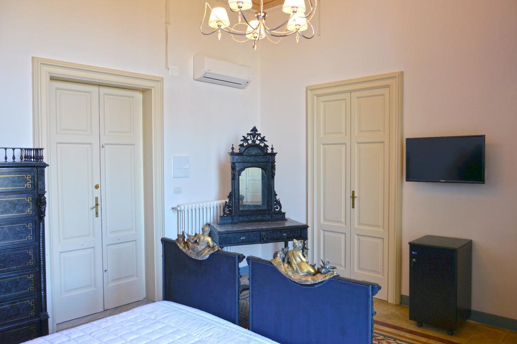 Palazzo Vallebona Галиполи Екстериор снимка