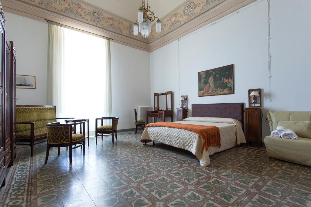 Palazzo Vallebona Галиполи Екстериор снимка