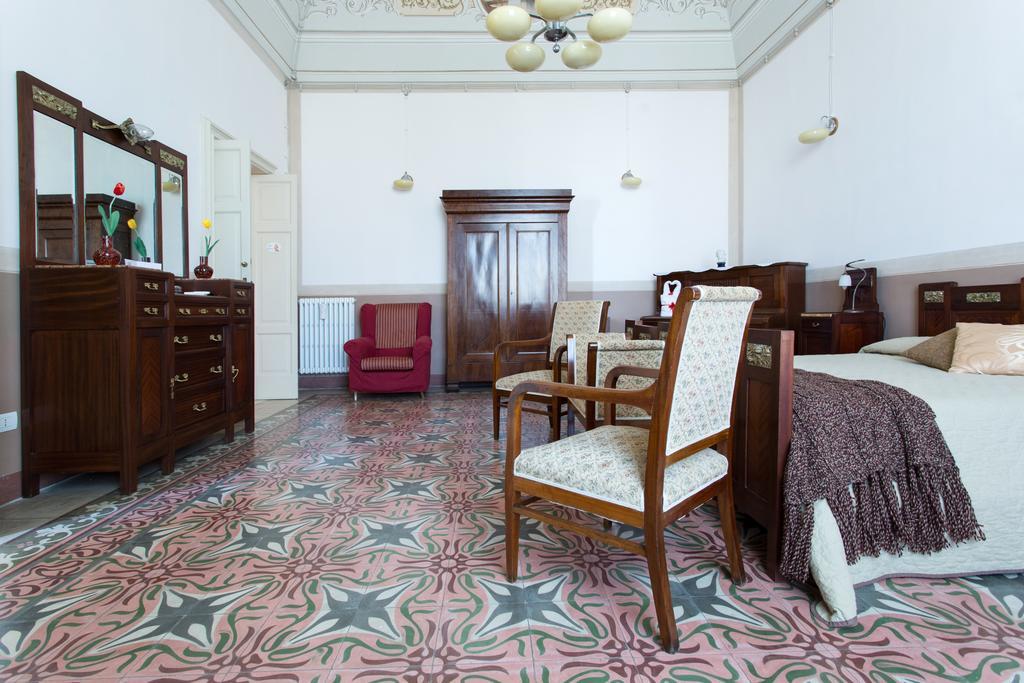 Palazzo Vallebona Галиполи Екстериор снимка