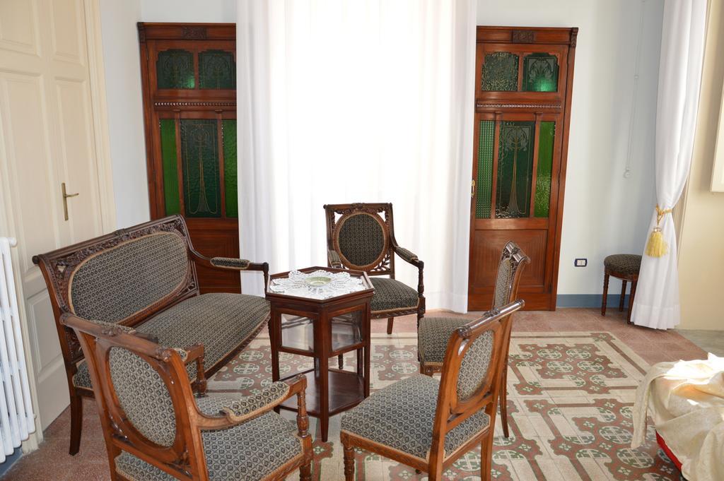 Palazzo Vallebona Галиполи Екстериор снимка