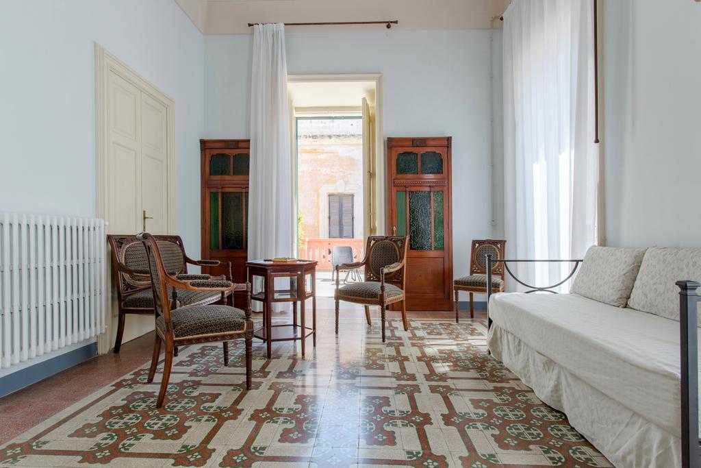 Palazzo Vallebona Галиполи Екстериор снимка